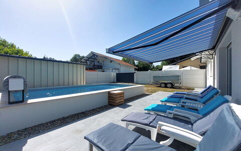 Le Bayonnais: Piscine, Zone Résidentielle, Design Urbain, Établissements Humains, Domicile, Biens, Appartement, Recours, Condominium, Hacienda