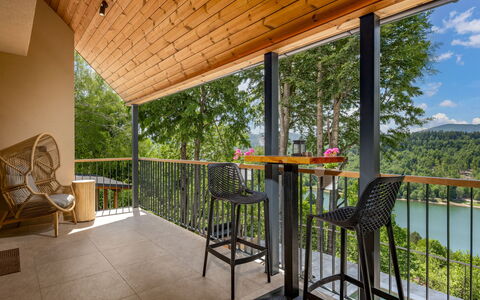 Vrh: Bois, Meubles, Chaise, Mobilier De Jardin, Balcon, Porche, Plate-Forme, Tableau De Plein Air, Ombre, Tache De Bois