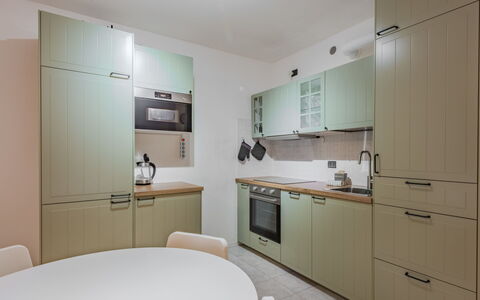 Nala: Cuisine, Appareil De Cuisine, Comptoir, Cabinetry, Design Intérieur, Meubles, Principaux Appliance, Sol, Bois, Sol