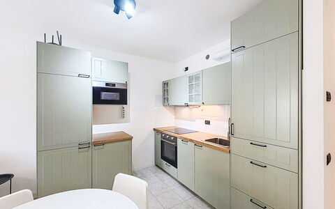 Nala: Cabinetry, Comptoir, Appareil De Cuisine, Cuisine, Meubles, Sol, Design Intérieur, Principaux Appliance, Bois, Sol