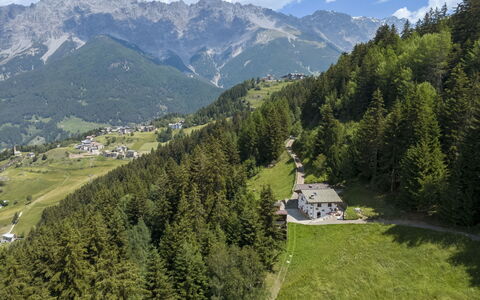 Chalet Ralon: Montagnes Relief, Arbre, Montagne, La Nature, Colline, Paysage Naturel, Montagnes, Paysage, Chaîne De Montagnes