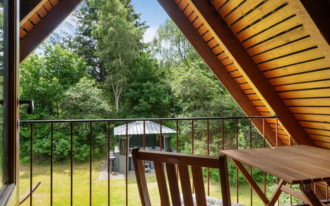 Kaija - from the Sea: Bois, Porche, Tache De Bois, Dur, Chaise, Ombre, Plate-Forme, Vernis, Balcon, Eco Hôtel