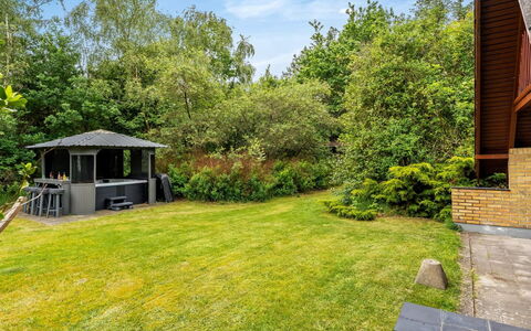 Kaija - from the Sea: Arbuste, Jardin, Lot Terre, Chalet, Couverture De Sol, Pelouse, Ombre, Arrière-Cour, Aménagement Paysager, Cour