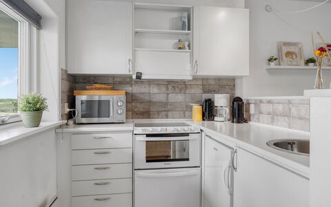 Enwald - 100M from the Sea: Appareil De Cuisine, Cuisine, Comptoir, Principaux Appliance, Cabinetry, Électroménager, Design Intérieur, Sol, Plafond, Meubles