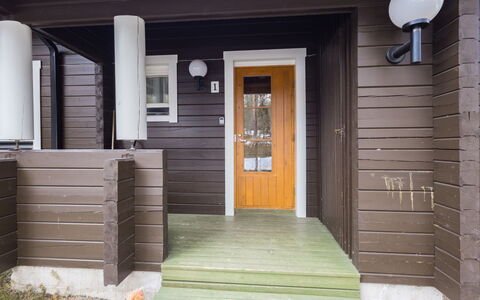 Veramukka B1: Mur, Bois, Siding, Porte, Domicile, Accueil Porte, Dur, Chalet, Tache De Bois, Planche