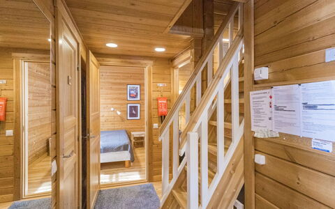 Veramukka B1: Bois, Sol, Sol, Plafond, Design Intérieur, Pièce, Tache De Bois, Domicile, Dur, Porte