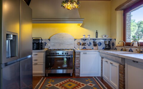 Villa Santa Barbara: Design Intérieur, Cuisine, Sol, Mur, Meubles, Comptoir, Bois, Plafond, Appareil De Cuisine, Sol