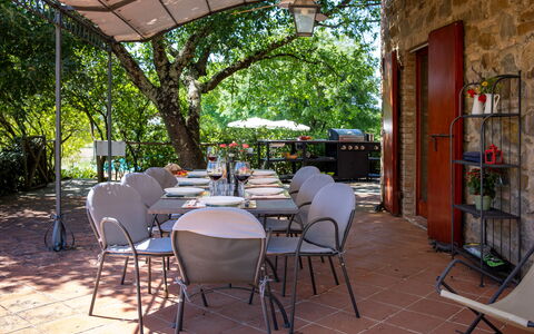 Villa Santa Barbara, Pool and Relax, Siena Country: Meubles, Table, Mobilier De Jardin, Chaise, Tableau De Plein Air, Ombre, Table Cuisine Et Salle A Manger, Jardin, Restaurant, Arrière-Cour