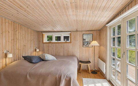Ami - 850M from the Sea: Design Intérieur, Sol, Meubles, Bois, Sol, Chambre, Plafond, Lit, Pièce, Parquet