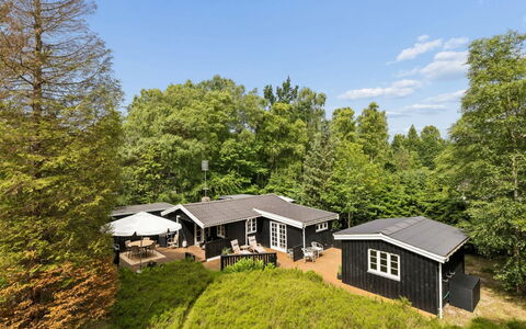 Ami - 850M from the Sea: Maison, Domicile, Chalet, Toit, Zone Rurale, Lot Terre, Biens, Jardin, Aménagement Paysager, Cour