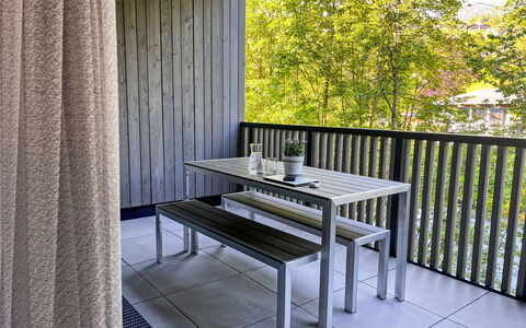 Apartment Places2Be: Bois, Meubles, Sol, Mobilier De Jardin, Chaise, Tableau De Plein Air, Porche, Plate-Forme, Dur, Ombre