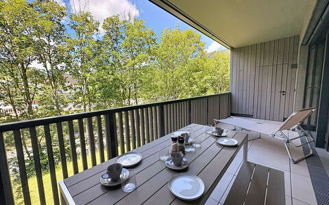 Apartment Places2Be: Dur, Jardin, Plate-Forme, Ombre, Aménagement Paysager, Arrière-Cour, Planche, Cour, Balcon, Parquet