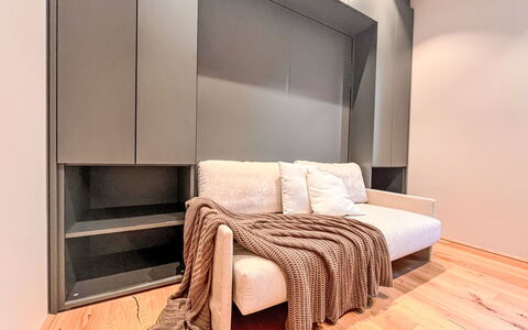 Apartment Places2Be: Meubles, Sol, Design Intérieur, Bois, Sol, Éclairage, Canapé, Parquet, Pièce, Salon