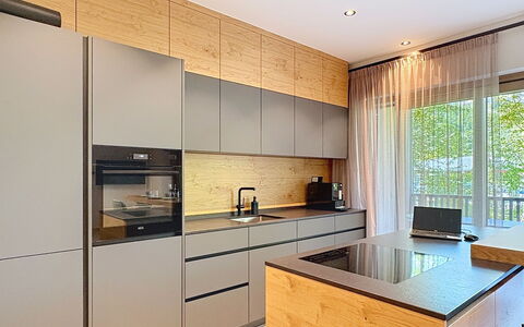Apartment Places2Be: Cuisine, Comptoir, Appareil De Cuisine, Sol, Bois, Cabinetry, Design Intérieur, Meubles, Principaux Appliance, Sol