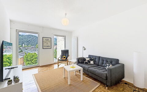 Cozy Home Lahnstein: Meubles, Design Intérieur, Sol, Sol, Canapé, Plafond, Pièce, Salon, Appartement, Table