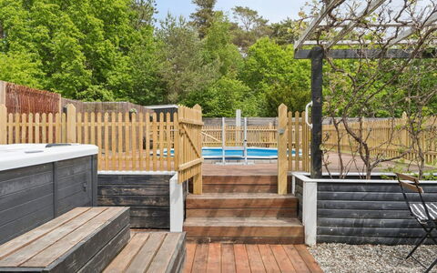 Ingalil - 950M from the Sea: Piscine, Ville Resort, Eco Hôtel, Recours, Villa