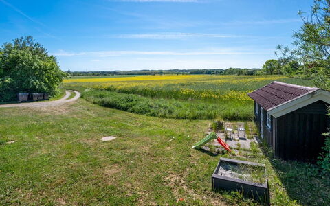 Fria - 200M from the Sea: Ciel, Bleu, Vert, Herbe, Prairie, Paysage Naturel, Plaine, Zone Rurale, Été