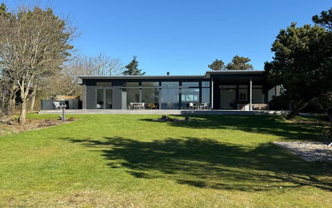 Beatrice - 100M to the Fjord: Herbe, Domicile, Architecture, Lot Terre, Biens, Couverture De Sol, Ombre, Pelouse, Jardin, Ferme