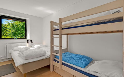 Isalie - 300M from the Sea: Lit Superposé, Lit, Chambre, Bois, Literie, Drap De Lit, Dortoir, Cadre De Lit, Design Intérieur, Meubles
