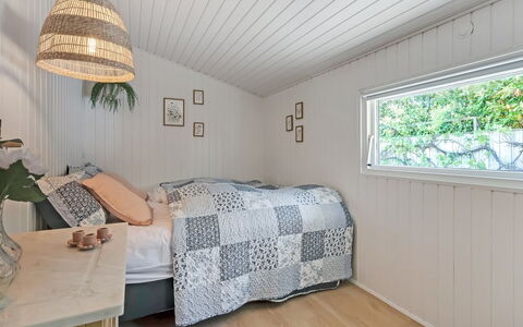 Skuli - 300M from the Sea: Design Intérieur, Bois, Sol, Plafond, Sol, Chambre, Meubles, Éclairage, Lit, Pièce