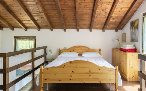 Il Cervo: Meubles, Bois, Chambre, Design Intérieur, Lit, Plafond, Sol, Sol, Pièce, Literie
