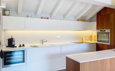 Zani: Cuisine, Design Intérieur, Sol, Comptoir, Cabinetry, Bois, Meubles, Sol, Appareil De Cuisine, Plafond