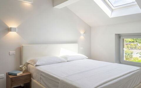 Zani: Design Intérieur, Mur, Chambre, Lit, Plafond, Meubles, Sol, Sol, Pièce, Éclairage