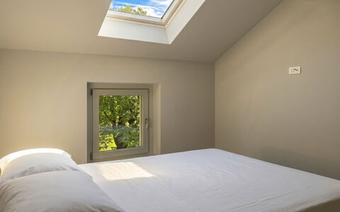 Zani: Mur, Chambre, Design Intérieur, Bois, Plafond, Sol, Lit, Sol, Éclairage, Domicile