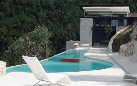 Villetta Farfallina: Piscine, Composite, Ombre, Mur De Pierre, Mobilier De Jardin, Balancelle, Villa, Dalle