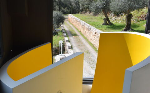 Villetta Farfallina: Jaune, Architecture, Conception, Matériel De La Propriété, Arbre, Maison, Paysage, Design Intérieur