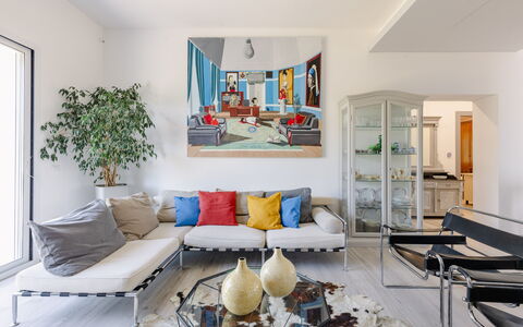 Art&Sea House: Meubles, Design Intérieur, Canapé, Sol, Mur, Sol, Salon, Table, Pièce, Appartement