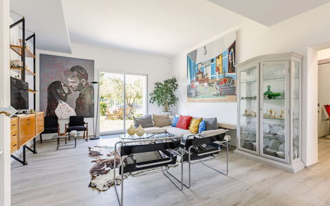Art&Sea House: Meubles, Design Intérieur, Sol, Mur, Sol, Bois, Plafond, Canapé, Table, Salon