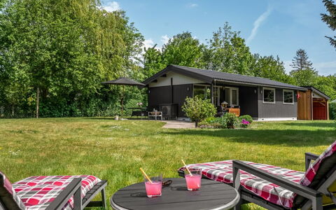 Maris - 200M from the Sea