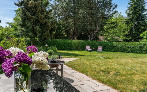 Maris - 200M from the Sea: Vert, Herbe, Jardin, Arbuste, Paysage, Couverture De Sol, Pelouse, Printemps, Aménagement Paysager