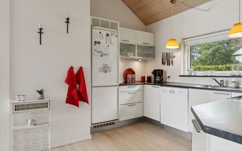 Eve - 700M from the Sea: Design Intérieur, Cuisine, Sol, Comptoir, Plafond, Bois, Meubles, Luminaire, Appareil De Cuisine, Sol