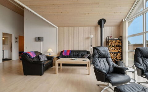 Eve - 700M from the Sea: Meubles, Sol, Design Intérieur, Bois, Sol, Plafond, Parquet, Salon, Domicile, Éclairage