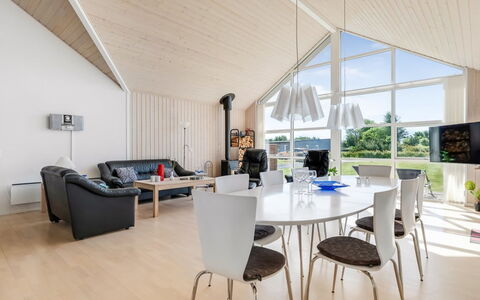 Eve - 700M from the Sea: Bois, Plafond, Design Intérieur, Meubles, Domicile, Salon, Chaise, Luminaire, Table Cuisine Et Salle A Manger, Canapé