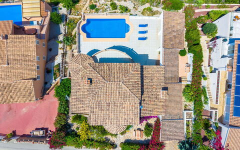 Bougainvillea: Zone Résidentielle, Photographie Aérienne, Vue Du Ciel, Piscine, Biens, Recours, Des Loisirs, Villa, Ville Resort, Banlieue