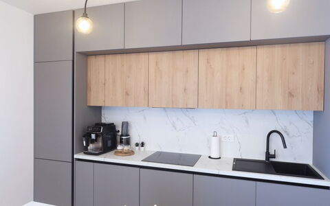 Amara: Meubles, Cuisine, Comptoir, Design Intérieur, Cabinetry, Appareil De Cuisine, Bois, Sol, Plafond, Luminaire