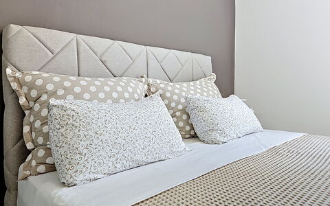 Aurora: Meubles, Chambre, Literie, Design Intérieur, Lit, Linge, Drap De Lit, Coussin, Throw Pillow, Textile