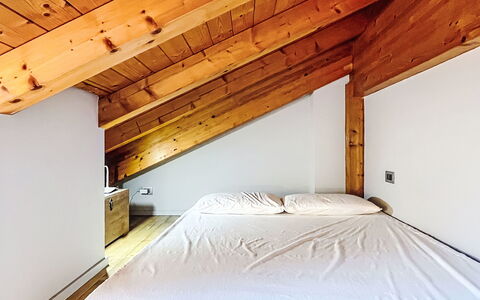 Silvia: Design Intérieur, Bois, Sol, Plafond, Sol, Pièce, Grenier, Chambre, Meubles, Dur