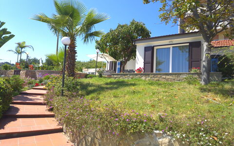 Oasis Villa Sanremo: Arbuste, Recours, Jardin, Eco Hôtel, Aménagement Paysager, Ombre, Hacienda, Villa, Arrière-Cour