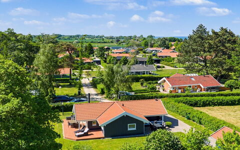 Ronna - 160M from the Sea: Maison, Zone Résidentielle, Domicile, Paysage, Toit, Lot Terre, Zone Rurale, Chalet, Biens, Banlieue