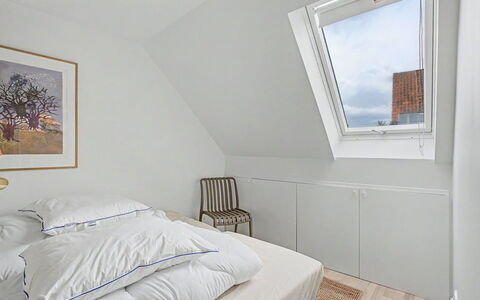 Swarthofthi - 90M from the Sea: Mur, Design Intérieur, Chambre, Sol, Bois, Lit, Plafond, Sol, Meubles, Pièce