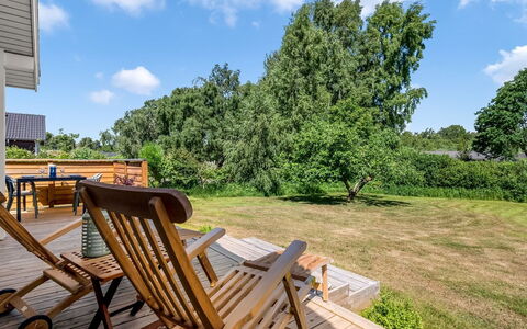 Rise - 600M from the Sea: Arbuste, Lot Terre, Jardin, Chalet, Dur, Ombre, Pelouse, Aménagement Paysager, Prairie, Tache De Bois