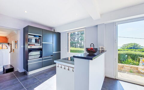 Bed Ar Mor: Cuisine, Sol, Design Intérieur, Comptoir, Principaux Appliance, Appareil De Cuisine, Sol, Cabinetry, Plafond, Meubles