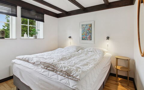 Fita - 30Km from the Sea: Lit, Chambre, Sol, Design Intérieur, Bois, Sol, Plafond, Drap De Lit, Literie, Meubles