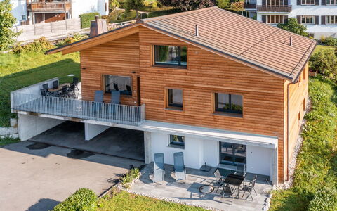 Flims 832: Fenêtre, Architecture, Zone Résidentielle, Maison, Domicile, Toit, Chalet, Allée, Banlieue, Mid-Taille Car