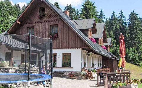 Penzion Exnar: Fenêtre, Architecture, Zone Résidentielle, Maison, Domicile, Toit, Chalet, Allée, Banlieue, Mid-Taille Car