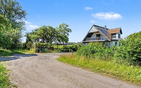 Aaro - 275M from the Sea: Ciel, Vert, Domicile, Maison, Chalet, Toit, Zone Rurale, Lot Terre, Établissements Humains
